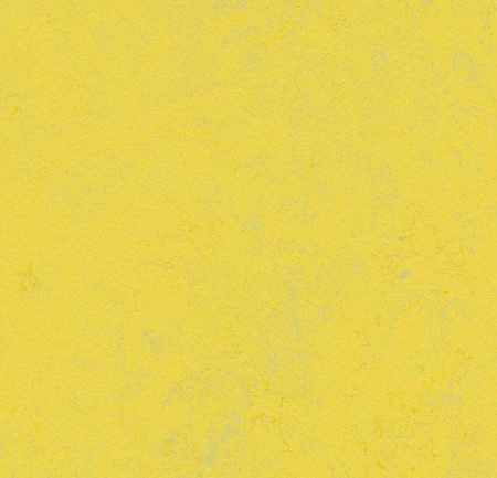 374135 yellow glow